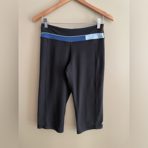 Adidas: Black and Blue  Activewear Capris Leggings - Picture 11 of 12